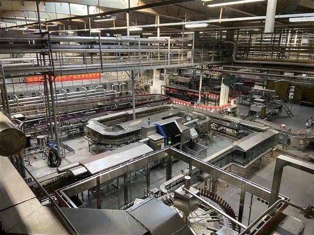 扎根漢陽三十五載，百威武漢工廠以卓越品質助力“新漢陽造”崛起